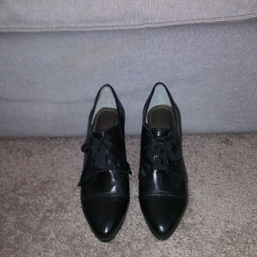 Shoe
